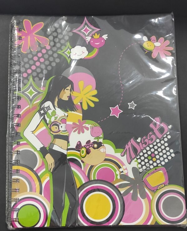 Caderno espiral A4 pautado preto Miss B