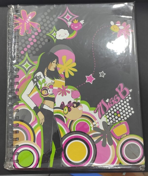 Caderno espiral A4 capa dura pautado preto Miss B