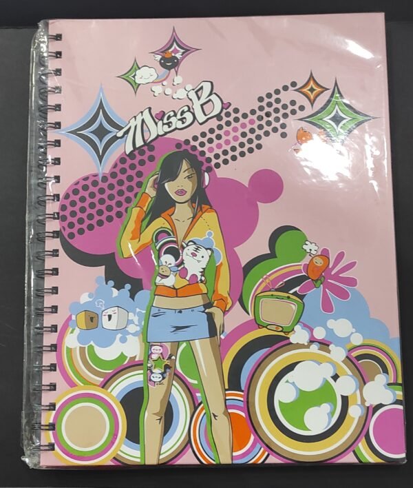 Caderno espiral A4 capa dura pautado Miss B rosa
