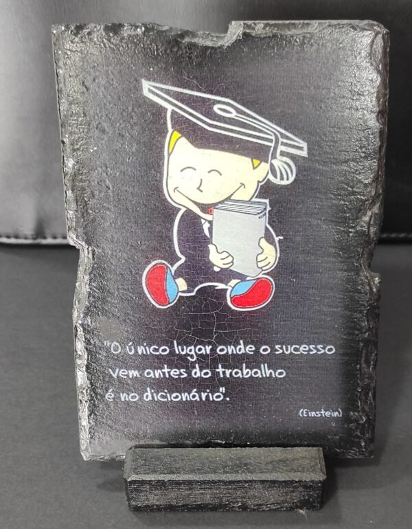 Placa de xisto com pensamento para estudantes