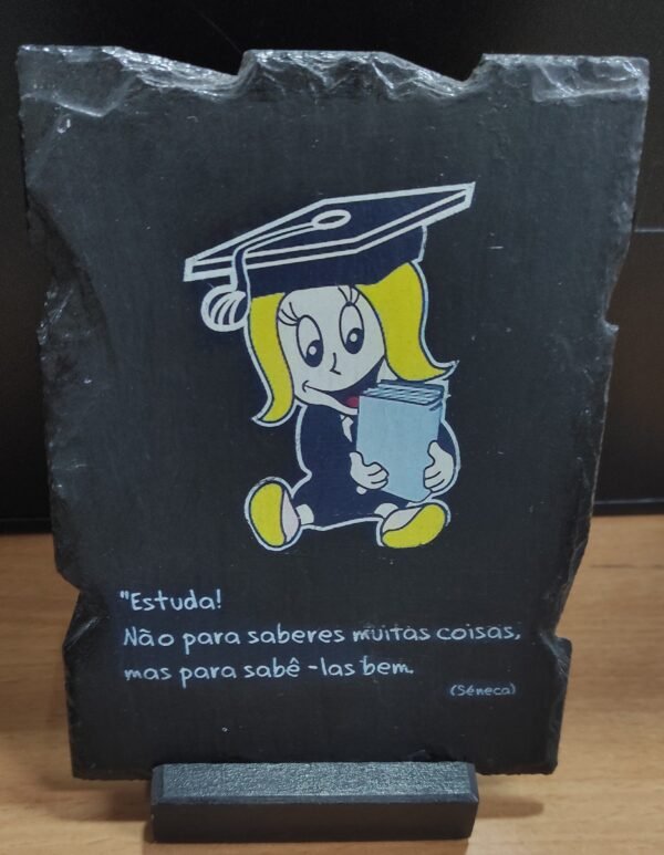 Placa de xisto com pensamento para estudantes