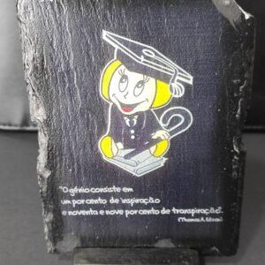 Placa de xisto com pensamento para estudantes