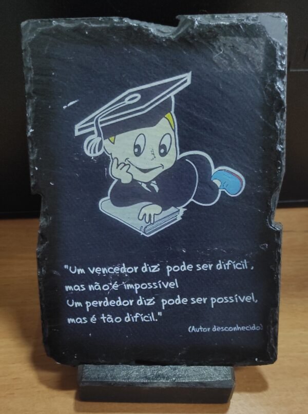 Placa de xisto com pensamento para estudantes