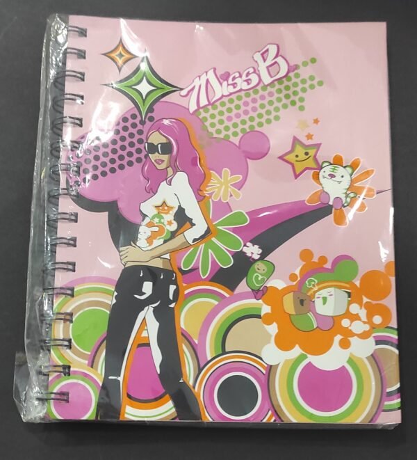 Caderno espiral A5 pautado Miss B rosa