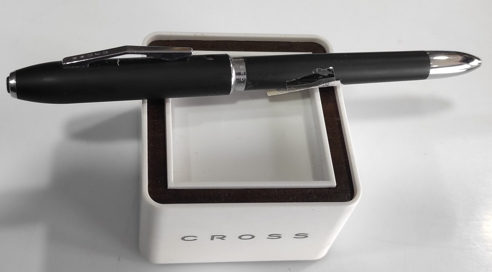 Esferográfica preta