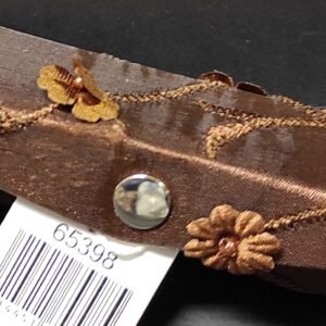 Porta batom em castanho em cetim para prendas