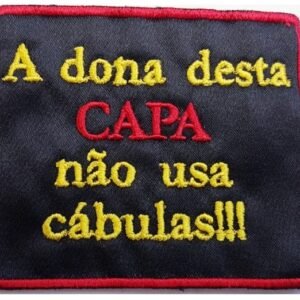 A dona desta capa não usa cábulas