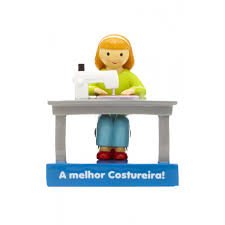 A melhor costureira - figura em resina pintada á mão com caixa incluída