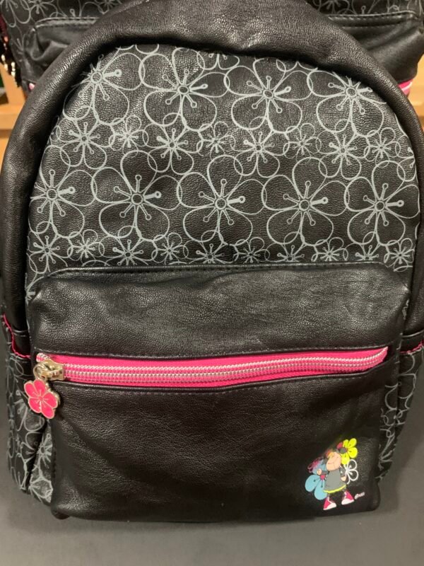 Mochila em pele sintética