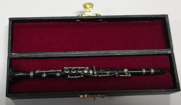 Miniatura flauta em metal