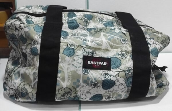 Saco de desporto azul com flores