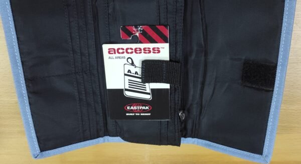 Carteira retangular Eastpak Runner azul  - Image 3